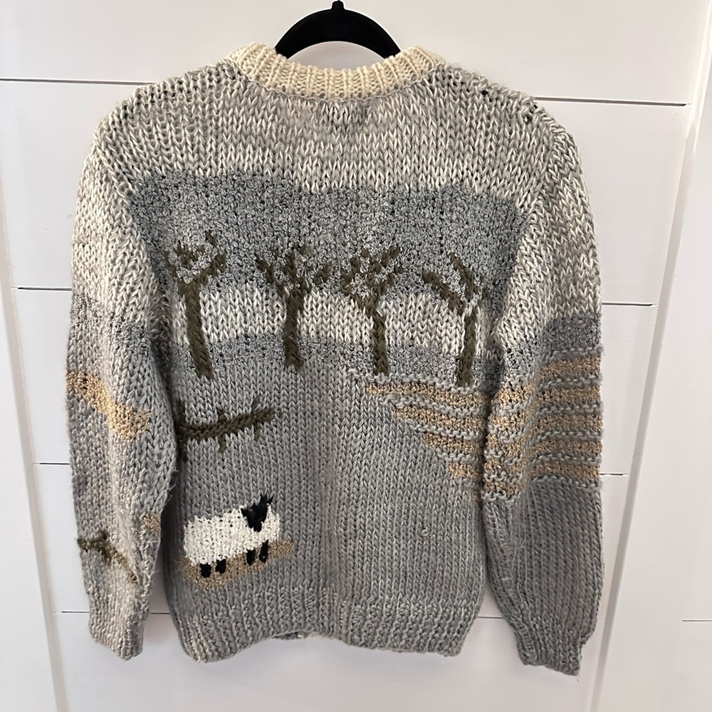 VTG M NORTHPOIN RARE charming landscape sheep pastoral hand knit cardigan - Picture 2 of 11